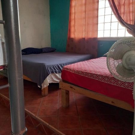 Hostal Bravo Vallarta 푸에르토 발라타 외부 사진